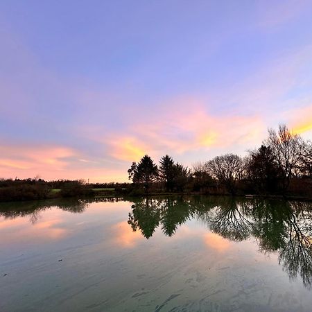 Lakeside Glamping Firecrest Сент-Колумб-Мейджор Экстерьер фото