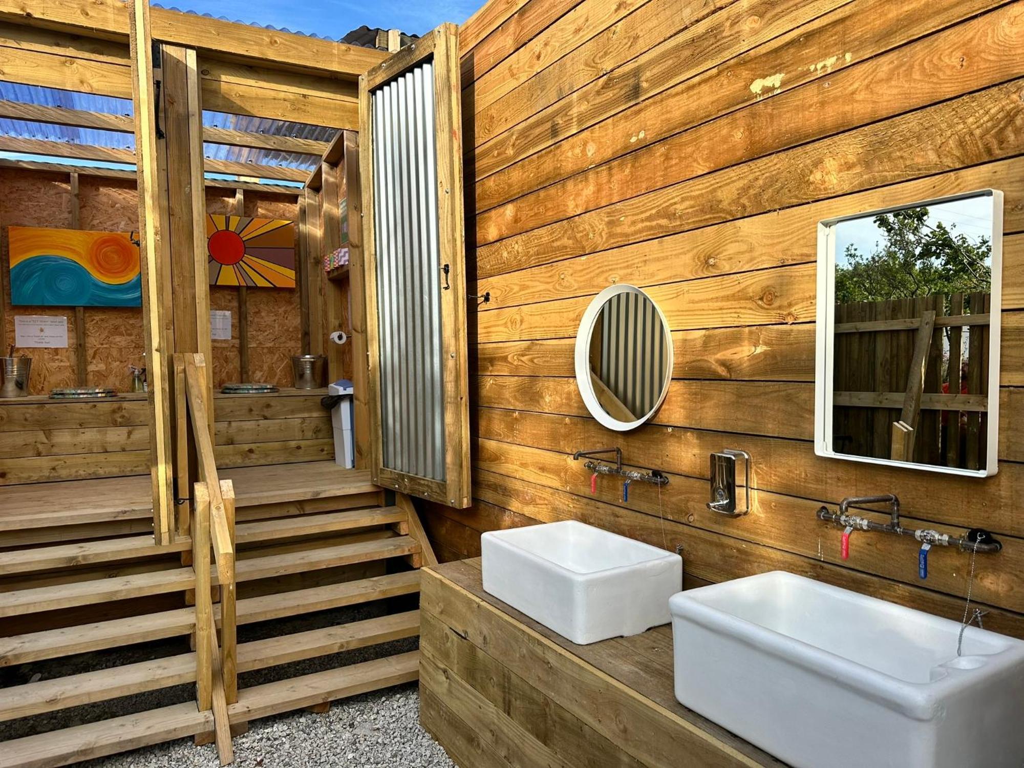 Lakeside Glamping Firecrest Сент-Колумб-Мейджор Экстерьер фото