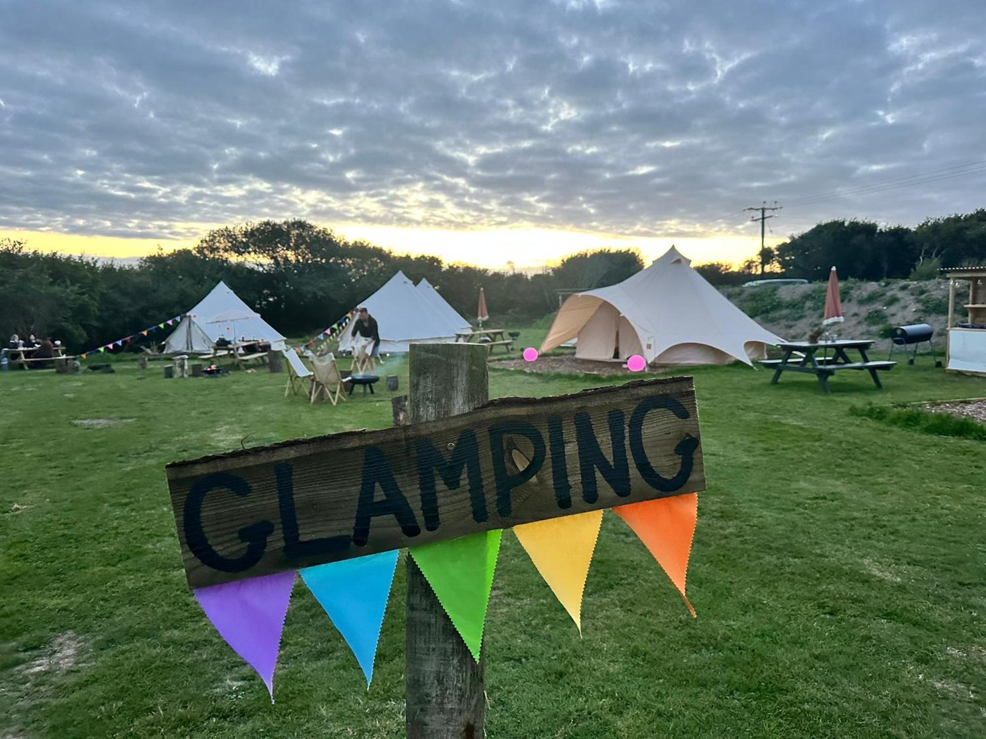 Lakeside Glamping Firecrest Сент-Колумб-Мейджор Экстерьер фото