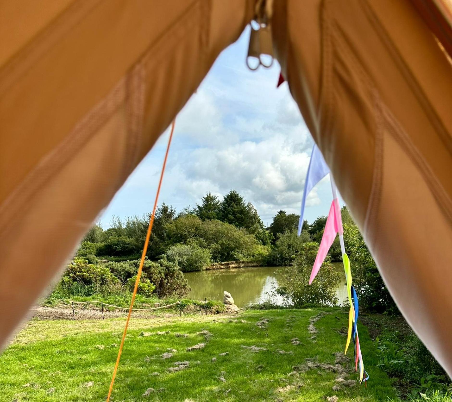 Lakeside Glamping Firecrest Сент-Колумб-Мейджор Экстерьер фото