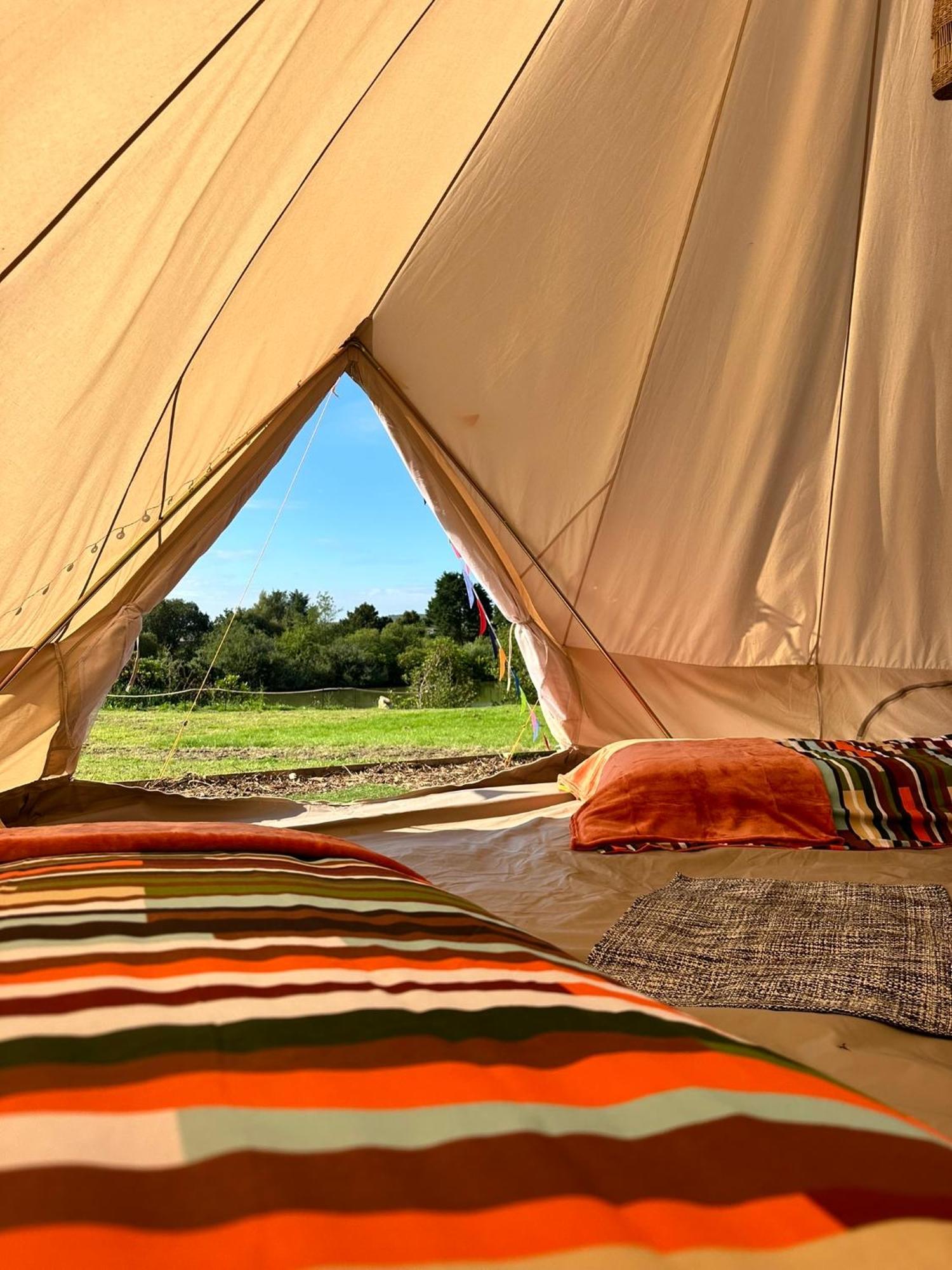 Lakeside Glamping Firecrest Сент-Колумб-Мейджор Экстерьер фото